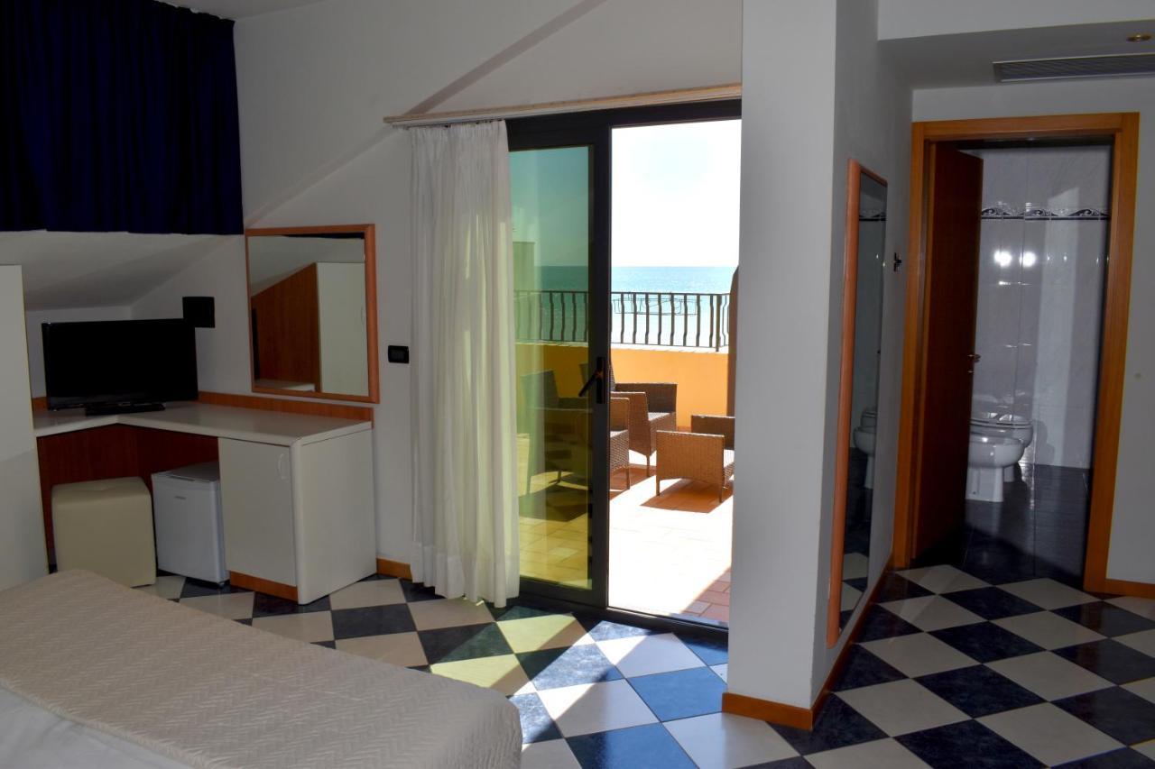 Hotel El Salvador Frontemare Piscina Riscaldata Lido di Jesolo Kültér fotó